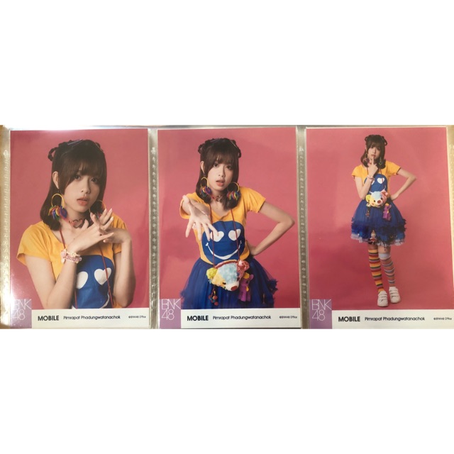 Mobile BNK48 photoset 9 handshake