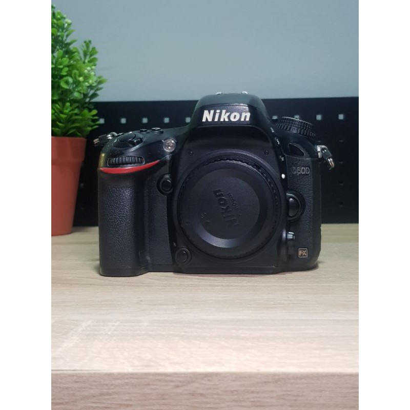 กล้อง Nikon D600 (ฟลูเฟรม) มือสอง เมนูไทย อดีตประกันศูนย์ อุปกรณ์ครบกล่องใช้งานได้ปกติ