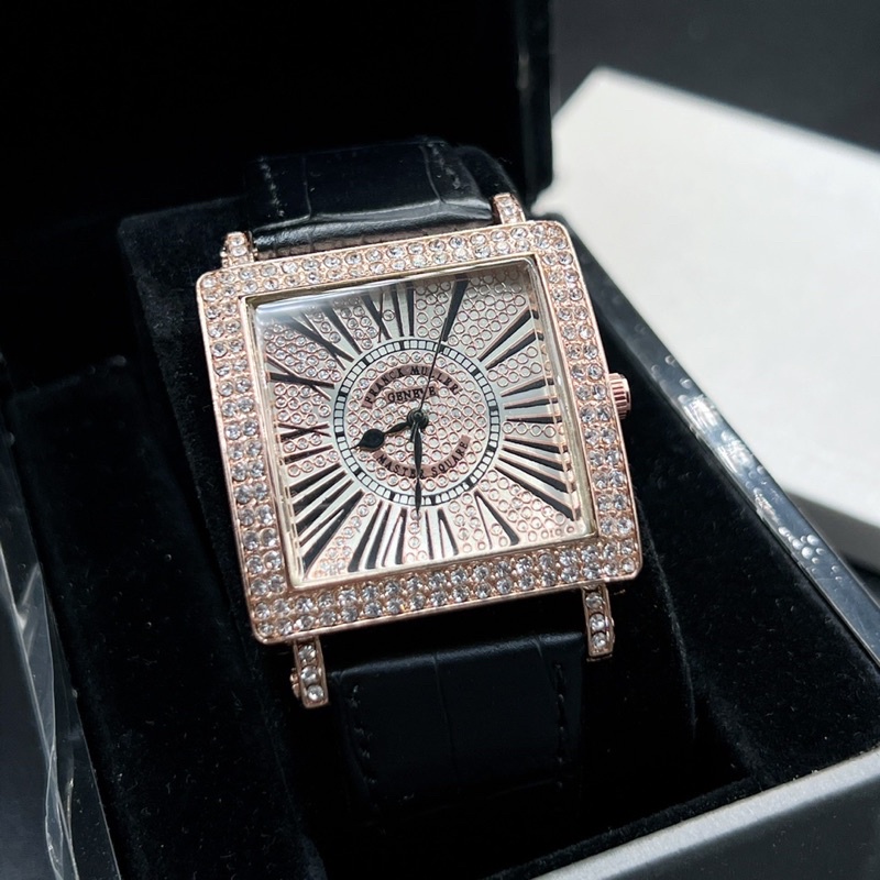 นาฬิกาข้อมือผู้หญิง แฟรงมูลเลอร์ หน้าปัดประดับเพชร ขอบพริ้งโกล ขนาด 35 มม. พร้อมกล่องดำฟรี!!!!