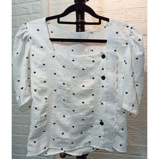 เสื้อลายจุดราคาถูกแสนถูก