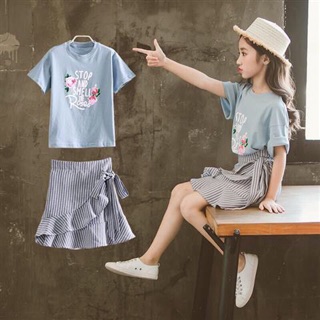เสื้อกับกระโปรงชุดเด็กผู้หญิง