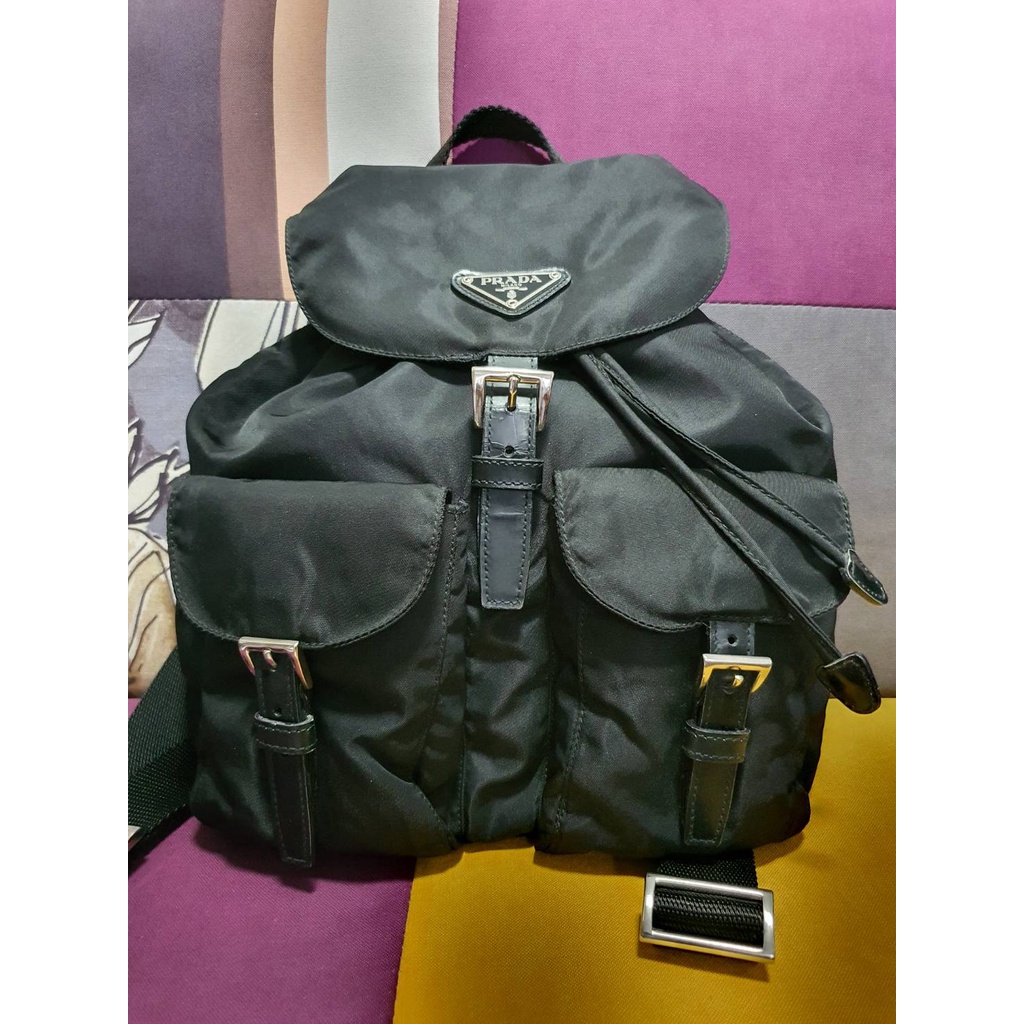 กระเป๋าเป้ Prada Black Nylon Shoulder bag : Italy แท้💯 ผ้าไนล่อนสีดำขลับ ใบเล็ก มือสอง