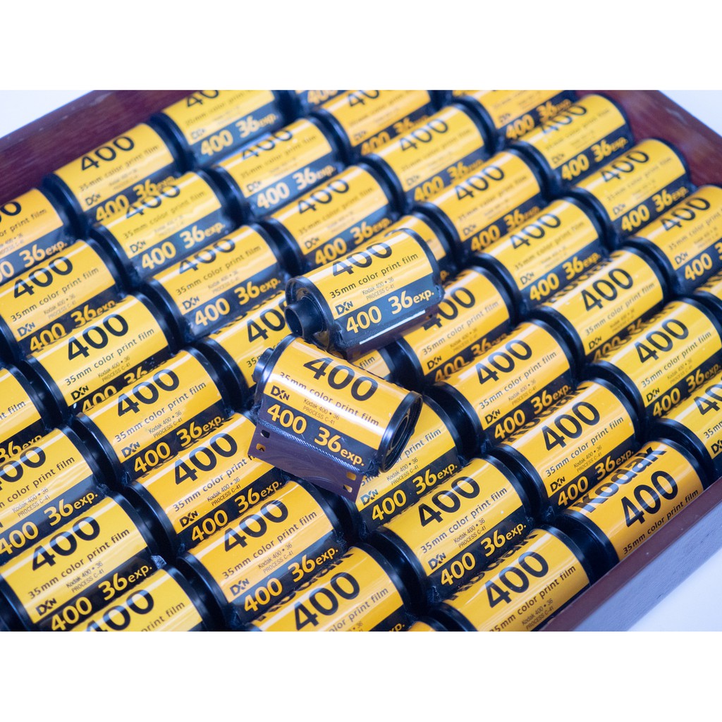 กลักฟิลม์เปล่า ? (Kodak 400) มีหางฟิล์ม