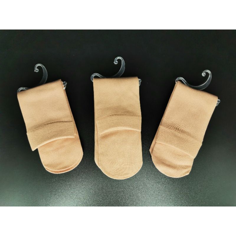ถุงเท้า​เกาหลี​สี​เนื้อ​ฟรี​ไซส์​ขาย​คู่​ละ​15บาท​