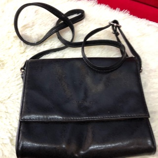 กระเป๋าcrossbody Charles&amp;Keith