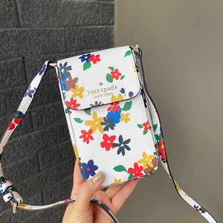 🌸 🌈 พร้อมส่ง📮  Kate Spade New NORTH SOUTH PHONE CROSSBODY🌹