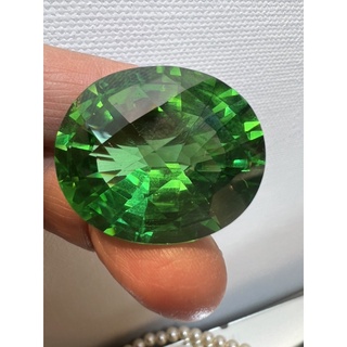 Lab made Glass synthetic emerald 1 pieces 250 baht