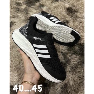 Adidas รองเท้าผ้าใบผูกเชือก