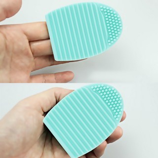 แผ่่นซิลิโคนทำความสะอาดแปรงแต่งหน้า Foldable Brush Cleaner