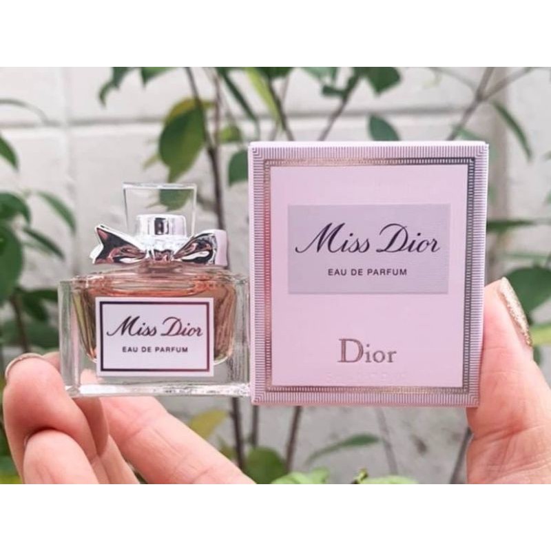 น้ำหอมจิ๋ว แบบแต้ม Miss Dior Eau de Parfum 5ml