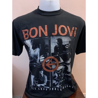 เสื้อวง Bon Jovi บอน โจวี่ ผ้า คอตตอน 50% โพลี 50% (ผ้าบาง50/50)