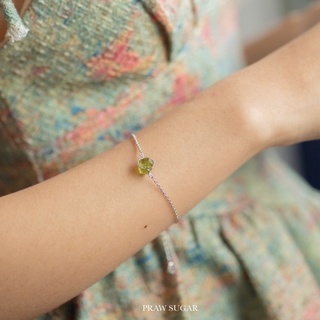 สร้อยข้อมือหินธรรมชาติเพอริดอท - Peridot Bracelet (เรือนเป็นเงินแท้)