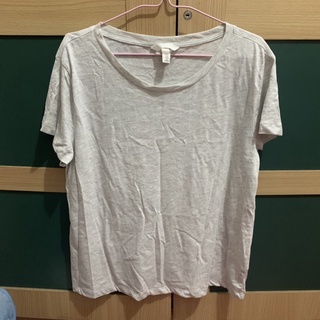 ส่งต่อ ของใหม่ เสื้อยืด h&amp;m หญิง ไซส์ M ทรงหลวมคอกว้าง สีเทาอ่อน อก36-38"