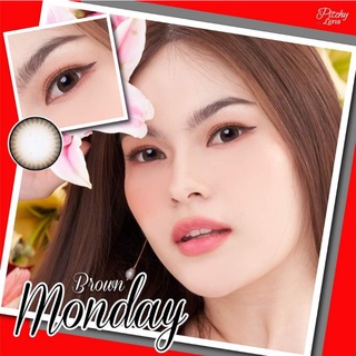 คอนแทคเลนส์ รุ่น Monday / Dreamy ยี่ห้อ Pitchylens / Kitty Kawaii ตาโต สีตาล มีค่าสายตา