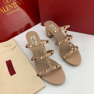 รองเท้า valentino พร้อมส่ง