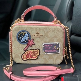 🎀 (สด-ผ่อน) กระเป๋าสะพาย 7 C1434 นิ้ว COACH DISNEY X Coach Box  Crossbody In C signature Canvas LIMITED