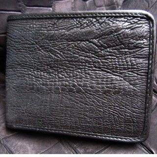 กระเป๋าสตางค์ผู้ชาย  shark  Black  wallet กระเป๋าสตางค์ ขายส่งมีหลายสีกระเป๋าสตางค์ชายเกรดAหนังปลากระเบนแท้100%กระเป๋าใบ