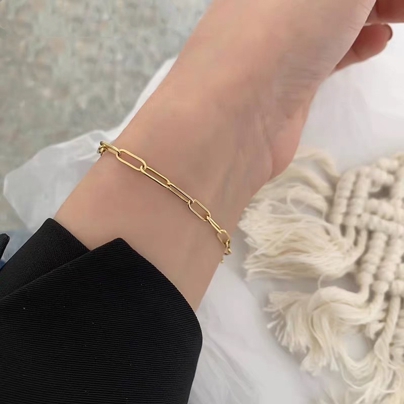 สร้อยข้อมือที่ปรับขนาดได้ แบบเรียบง่ายและสไตล์เฉพาะตัว มาพร้อมช่องว่างกว้าง ผลิตจากเหล็กไทเทเนียมและทอง สำหรับทุกเพศ เป็นของขวัญที่สวยงาม