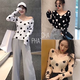 เสื้อยืดคอวีลายจุด polka dot ใส่ปาดไหล่ได้ ผ้ายืดหยุ่น