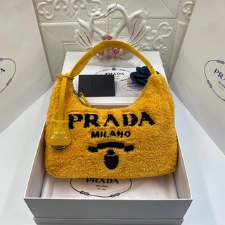 Prada fluffy Grade Hiend size 23 cm  อุปกรณ์ full box set