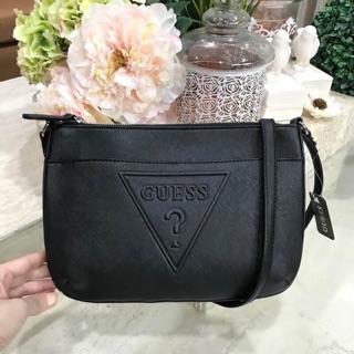 💯 พร้อมส่งแล้วค่ะ! ใครพลาดรอบที่แล้ว..จองด่วน! GUESS CROSSBODY BAG🍭