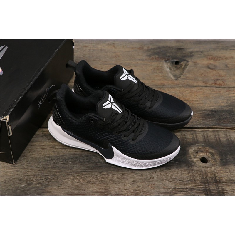 Kobe store focus black