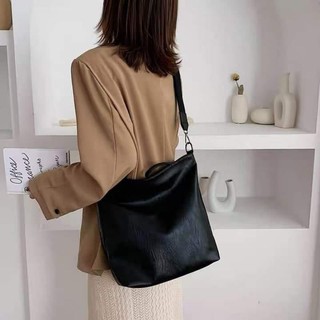 กระเป๋าหนังใบใหญ่ Dani Bag