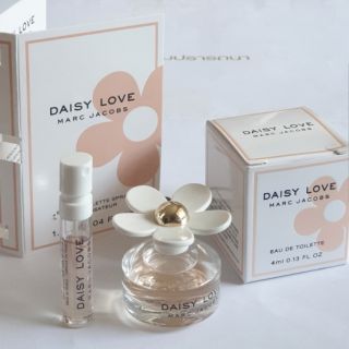 MARC JACOBS Daisy Love Eau De Toilette ขนาดทดลองแบบแต้มปริมาณ 1.2/4 ml