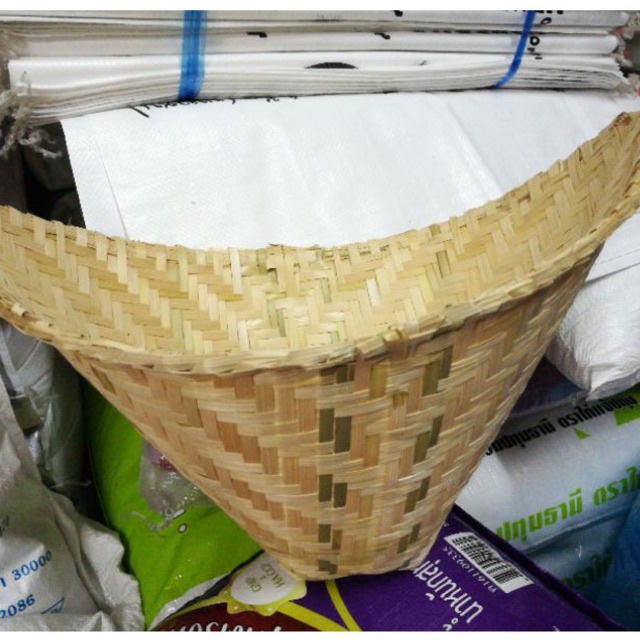 หวดนึ่งข้าวเหนียว สินค้า OTOP ตำบลบัวใหญ่ สินค้าทำมือแข็งแรงทนทานใช้ได้นานครับ