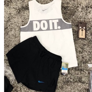 ชุดออกกำลังกายผู้หญิง Set Nike เสื้อ + กางเกง ชุดออกกำลังกาย ชุดออกกำลังกายแท้ ส่งฟรี