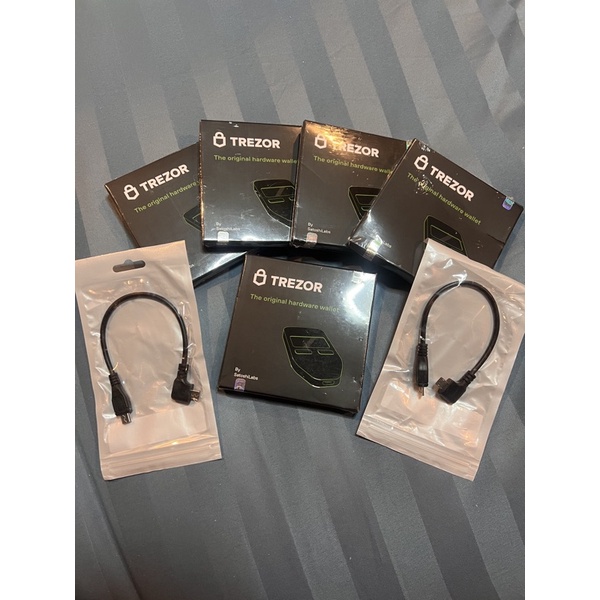 Trezor Model One (Trezor One) พร้อมส่งทันที