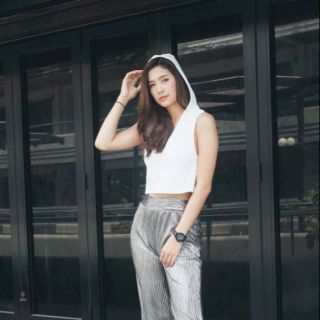 เสื้อกล้าม​ crop มีฮู้ด