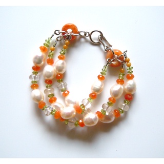 สร้อยข้อมือ 3 ชั้น มุกแท้ คาร์เนเลียน 3-Stranded Freshwater Pearl Carnelian Peridot Bracelet