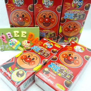 FUJIYA  Anpanman KoroKoro Chocolate Balls 20g อันปังแมน ขนมปังกรอบเคลือบช็อคโกแลตแท้ ขนมสำหรับเด็ก จากญี่ปุ่น  เม็ดกลม