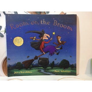 Room on the Broom หนังสือนิทานปกอ่อนมือสอง -BD3