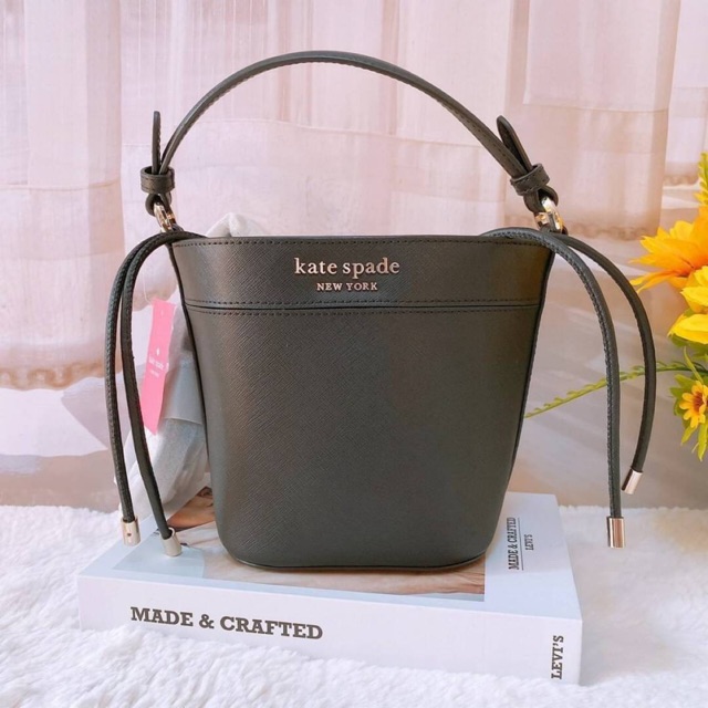 🚩Kate Spade Small Bucket Bag Cameron