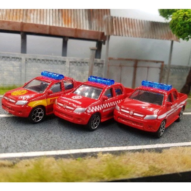 โมเดลรถเหล็ก Majorette hilux vigo สเกล 1/64