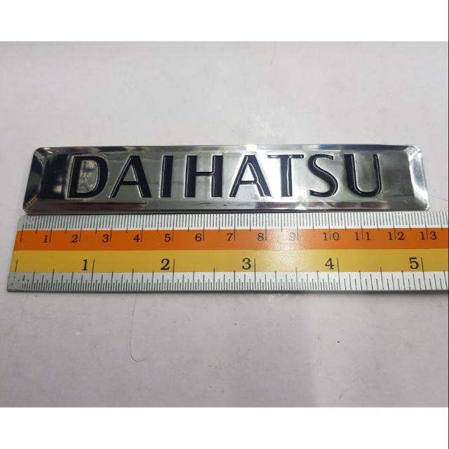 ^Logo Daihatsu 13.5 x 2.5 cm