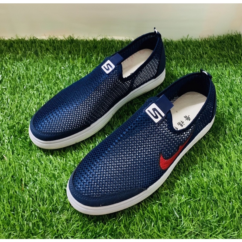 sale รองเท้าผ้าใบใส่สบายมีรูตาข่ายน้ำหนักเบาใส่ได้ทั้งหญิงและชายพร้อมส่ง