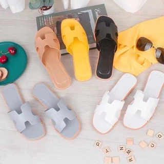 H02(พื้นสีครีม ) พร้อมส่ง รองเท้าแตะ ราคาถูกมาก พื้นยางนิ่มแฟชั่นผู้หญิง สวมใส่สบายไม่กัดเท้า ไม่ส่งกลิ่นเหม็น