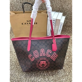 COACH CITY TOTE IN SIGNATURE WITH VARSITY MOTIF (CB868)