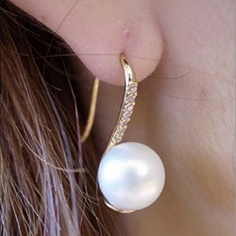 เครื่องประดับแฟชั่น Drop Earings ตะขอคริสตัล Earings ผู้หญิง Chic Faux Pearl Earings