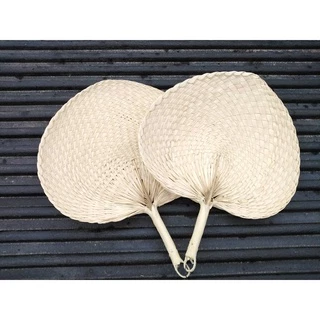 พัดสานใบกะพ้อ พัดโบราณ 10 - 11 นิ้ว (Thai Handmade Fan)