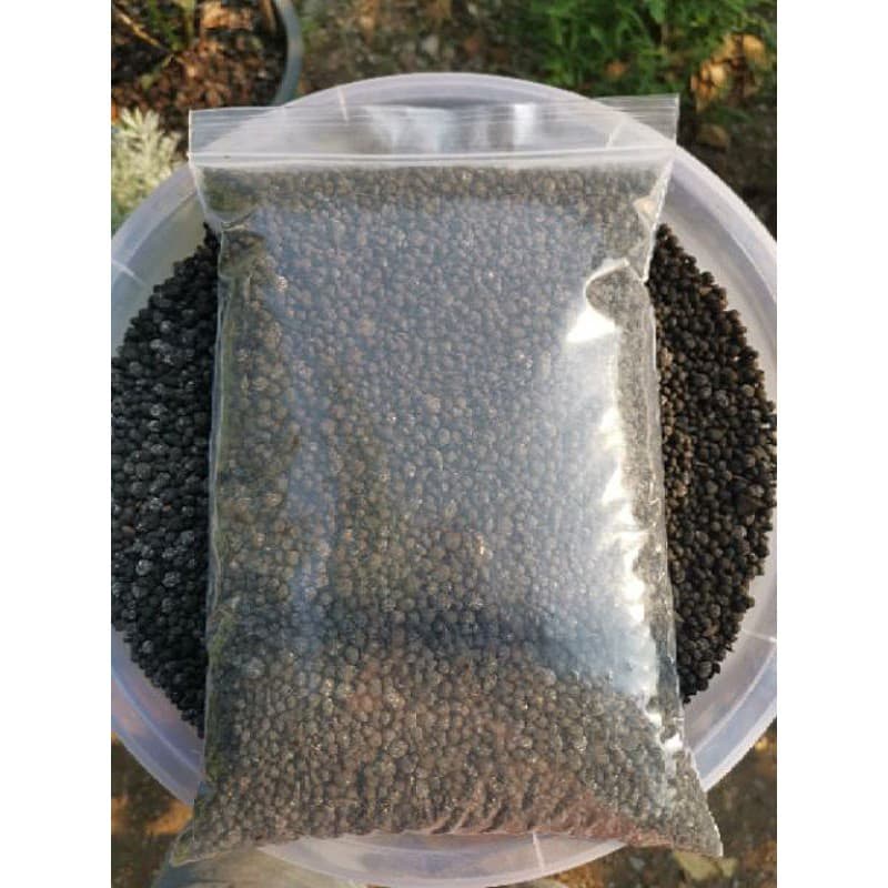 ปุ๋ยอินทรีย์ชีวภาพ ปรับสภาพดิน เร่งดอก เร่งผล ..ถุงละ 1 Kg.