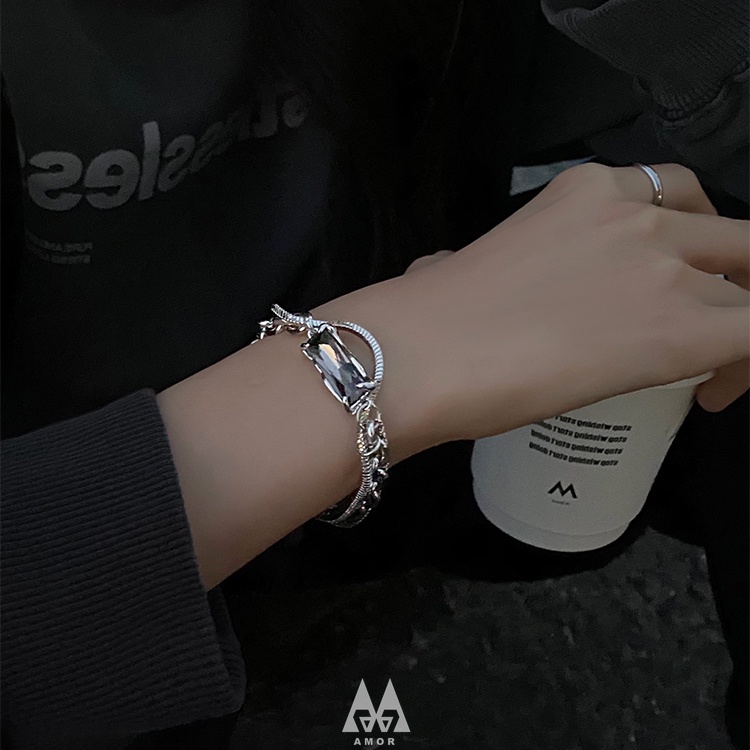 สร้อยข้อมือเหล็กไทเทเนียม ประดับเพทาย สีดํา เครื่องประดับแฟชั่น สไตล์ฮิปฮอป สุดเท่ เหมาะกับทุกเพศ