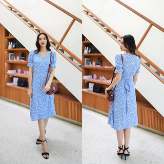 MASS Fashion : เดรสยาวทรงป้าย สีฟ้า Dress - Blue Mini Daisy