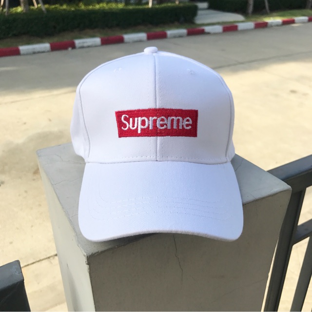 หมวก Supreme