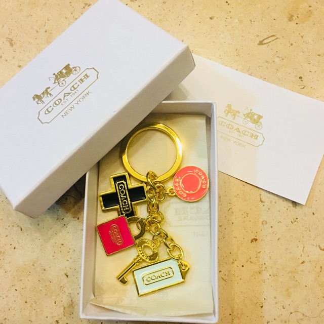 Coach heart key chain แท้ Premium Magazine ญี่ปุ่นค่ะ Shopee Thailand