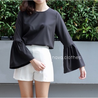 Bell-Sleeve top