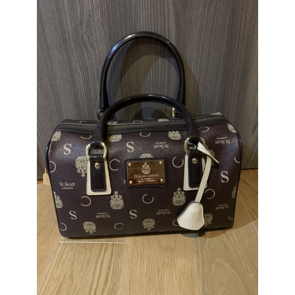 กระเป๋าหนังเเท้ทรงหมอนยี่ห้อSt.scott London
